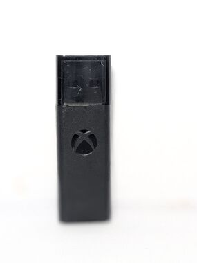 Microsoft Xbox Wireless Adapter for Windows (Model 1790)